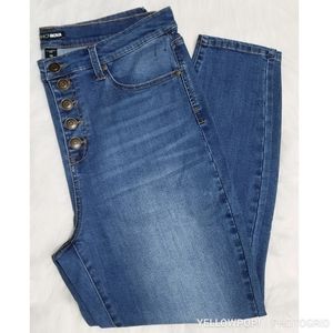 Fashion Nova Button Front Skinny Jean